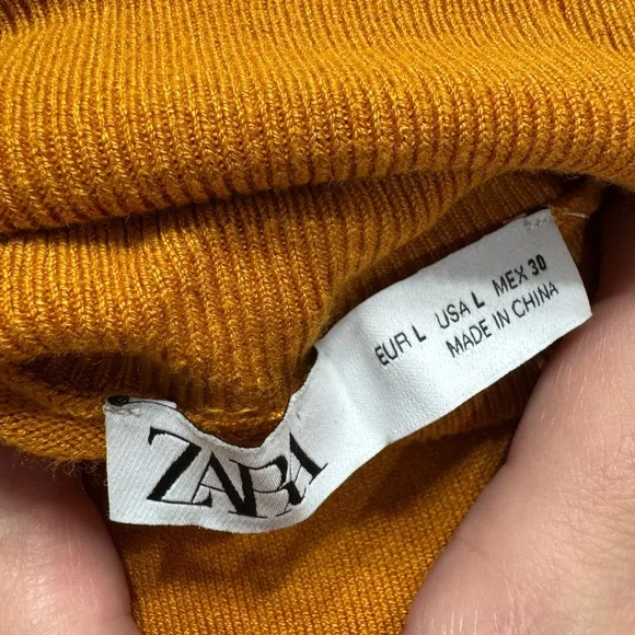 Zara Women’s Turtleneck Sweater in Mustard/Burned Orange - Picture 2 of 4